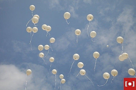 witte ballonnen herinnering
